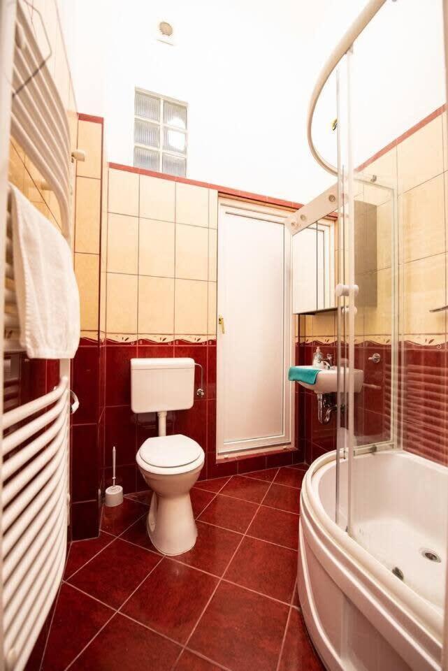 Very Central Convenient Large Ac Place 부다페스트 외부 사진