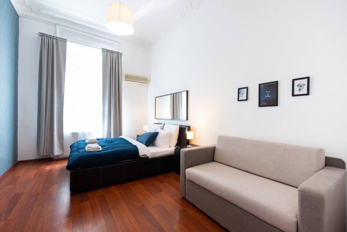 Very Central Convenient Large Ac Place 부다페스트 외부 사진